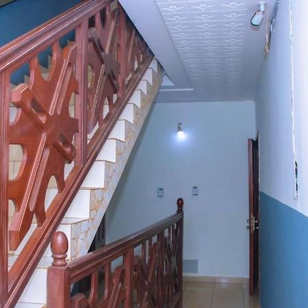 Appartement Meuble 2 Chambres Montee Jouvence Яунде Экстерьер фото