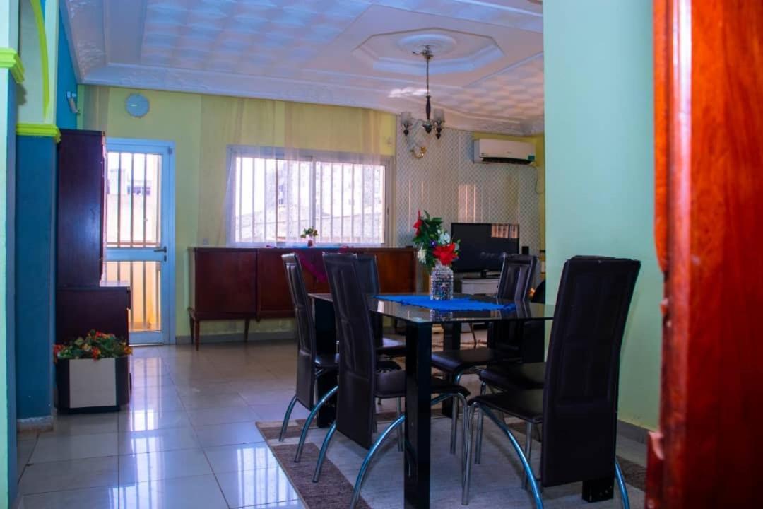 Appartement Meuble 2 Chambres Montee Jouvence Яунде Экстерьер фото