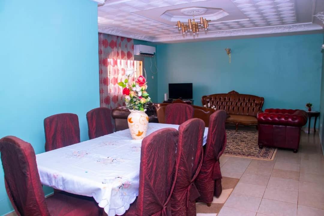Appartement Meuble 2 Chambres Montee Jouvence Яунде Экстерьер фото