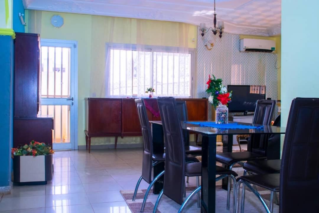 Appartement Meuble 2 Chambres Montee Jouvence Яунде Экстерьер фото