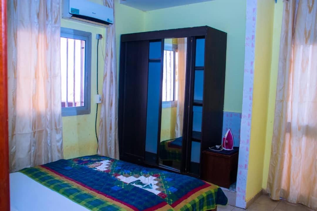 Appartement Meuble 2 Chambres Montee Jouvence Яунде Экстерьер фото